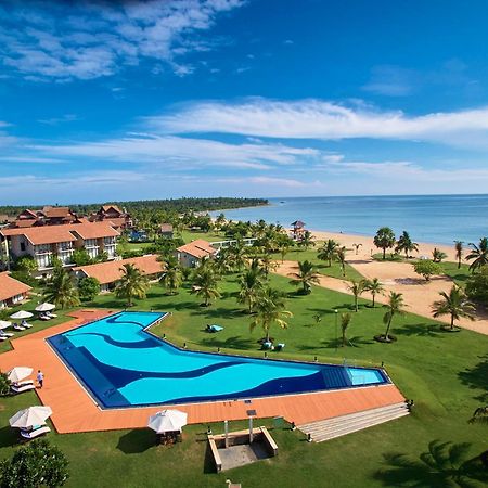 The Calm Resort & Spa Passikudah Exterior photo