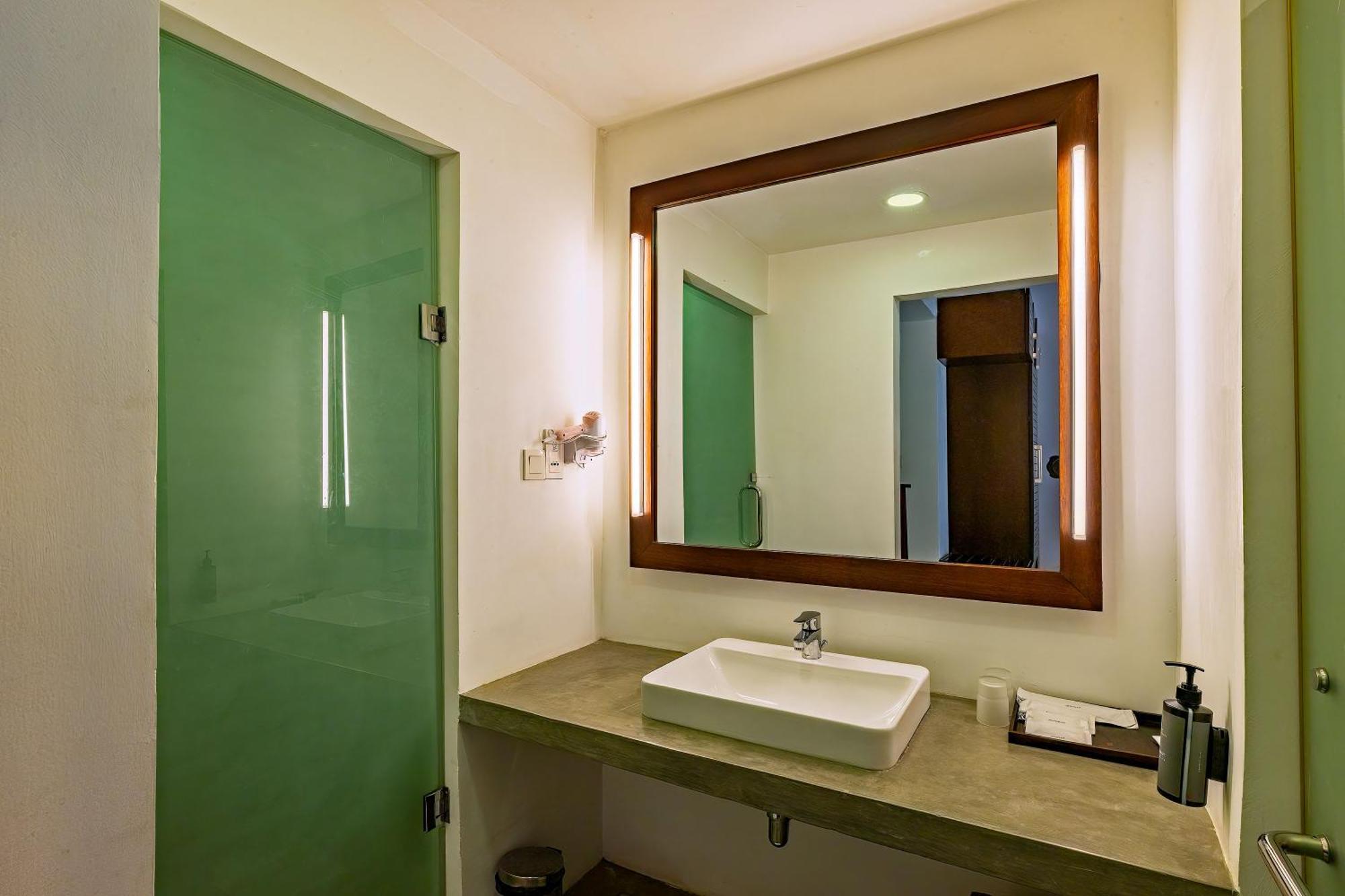The Calm Resort & Spa Passikudah Room photo